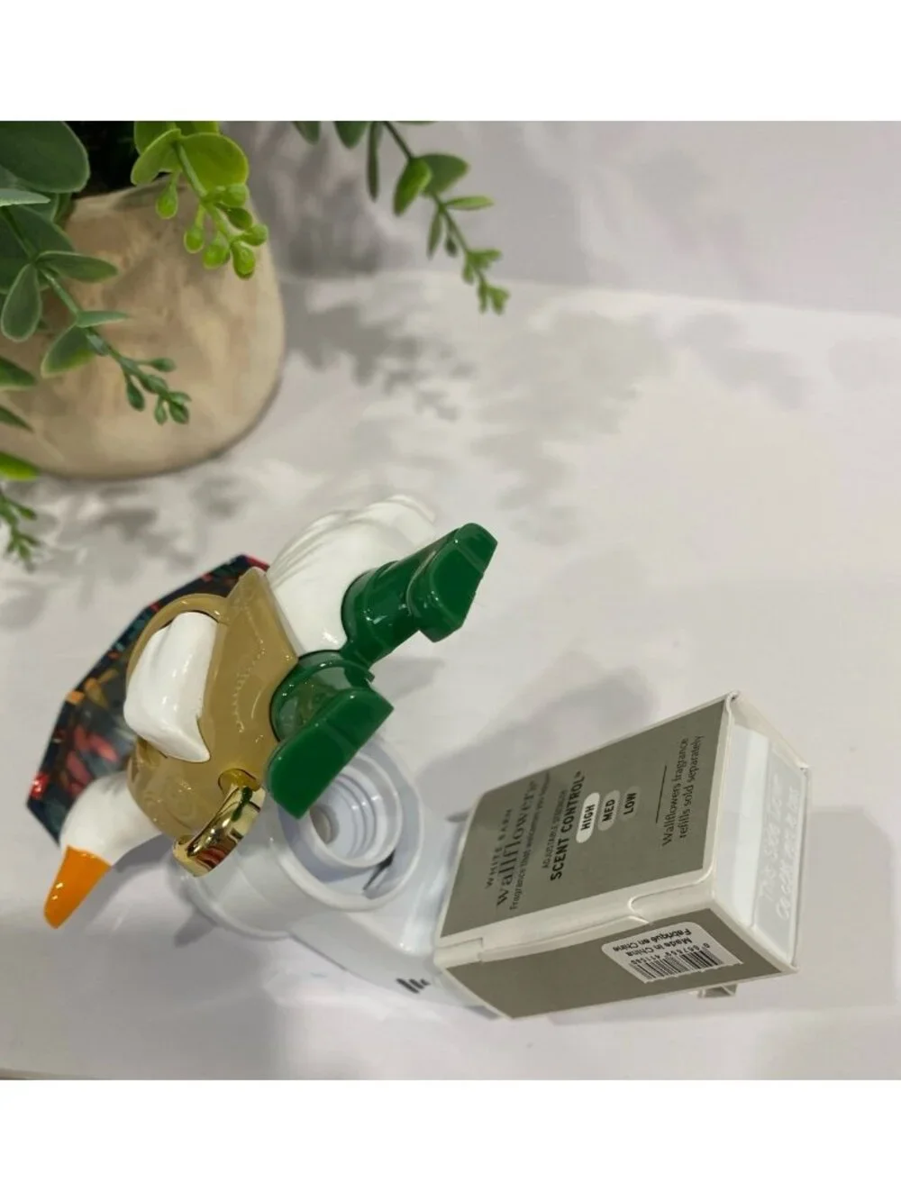 Bath & Body Works “Silly Goose” Wallflower Scent Control Plug***NO OFFERS****** - Picture 6 of 7